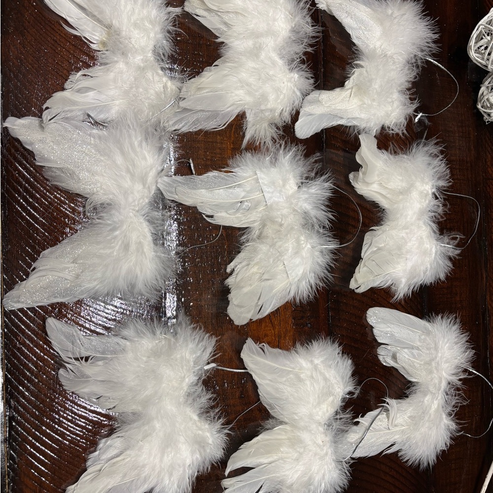 9 White Feather Angel Wings Ornaments sold as lot - Picture 2 of 3